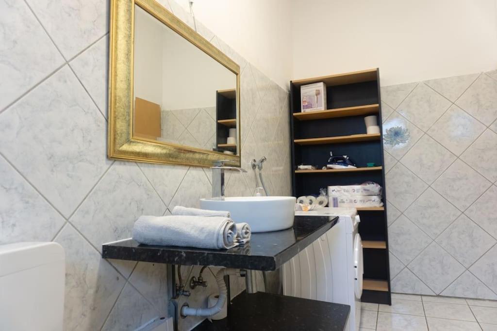 Apartment In Wuppertal - Charmante 3-Zimmer-Oase Mit Kamin Und Badewanne Екстер'єр фото