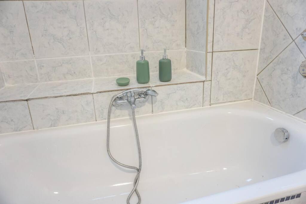 Apartment In Wuppertal - Charmante 3-Zimmer-Oase Mit Kamin Und Badewanne Екстер'єр фото
